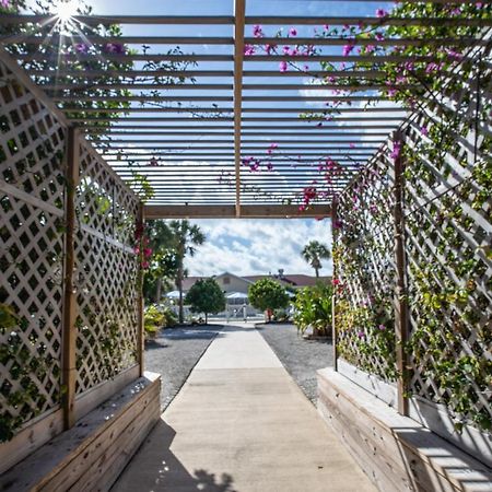 Island Sun Inn & Suites - Venice, Florida Historic Downtown & Beach Getaway Extérieur photo