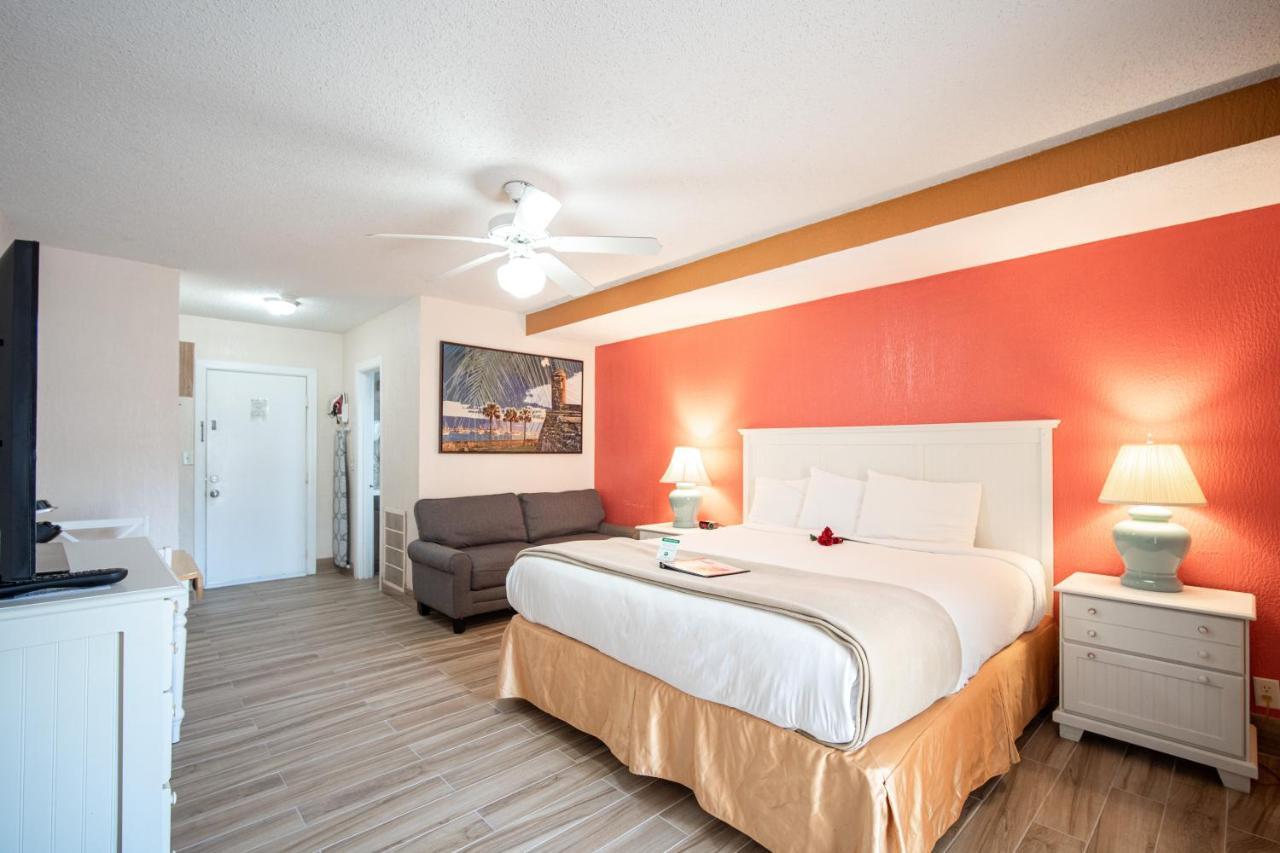 Island Sun Inn & Suites - Venice, Florida Historic Downtown & Beach Getaway Extérieur photo